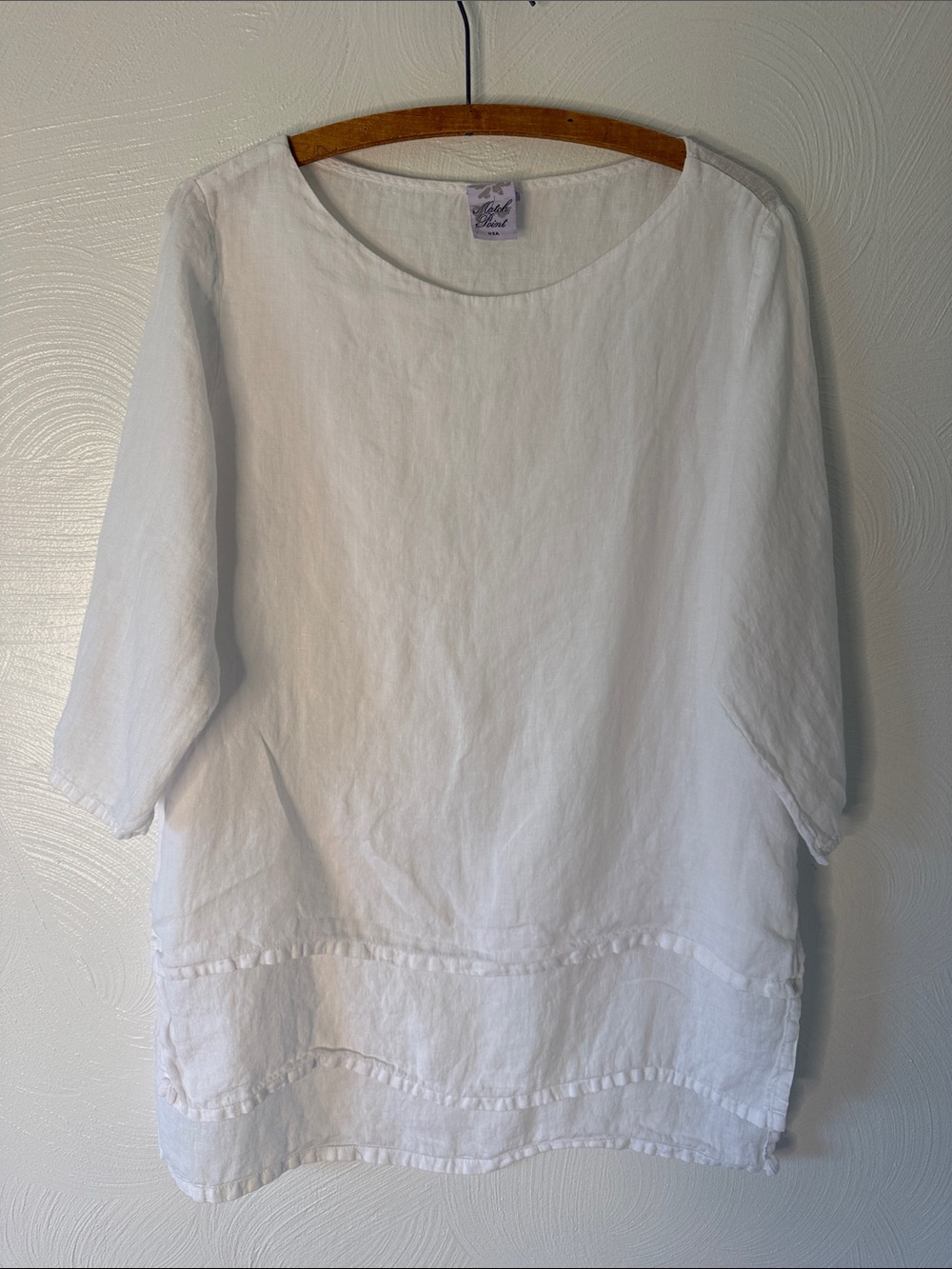 Match Point USA White 100% Linen Scoop-Neck Women’s Top. Size Medium.